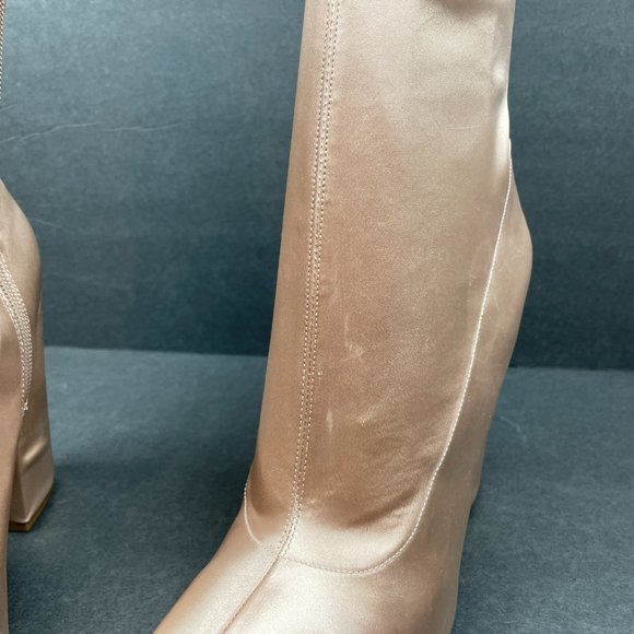 NWB KENDALL + KYLIE Women's Hailey Ankle Boots - Picture 9 of 13